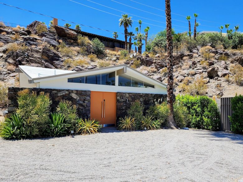 Mid-Century Retreat Near Palm Springs - Palm Springs, California
