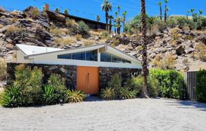 Mid-Century Retreat Near Palm Springs - Palm Springs, California