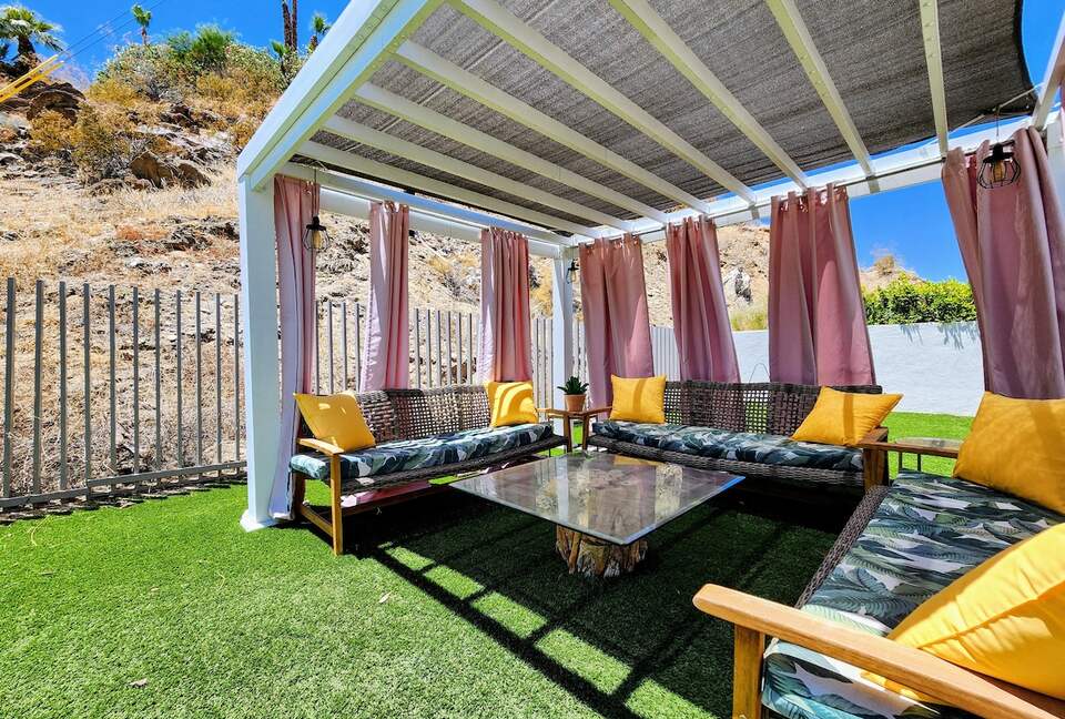 Mid-Century Retreat Near Palm Springs - Palm Springs, California