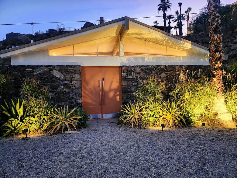 Mid-Century Retreat Near Palm Springs - Palm Springs, California