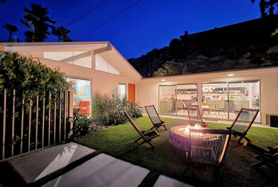 Mid-Century Retreat Near Palm Springs - Palm Springs, California