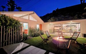 Mid-Century Retreat Near Palm Springs - Palm Springs, California