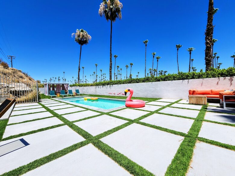 Mid-Century Retreat Near Palm Springs - Palm Springs, California