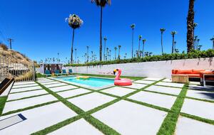 Mid-Century Retreat Near Palm Springs - Palm Springs, California