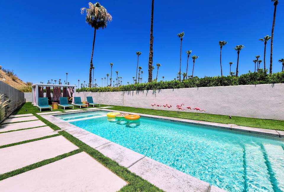 Mid-Century Retreat Near Palm Springs - Palm Springs, California