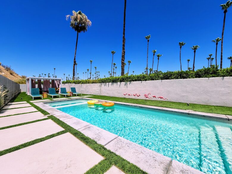 Mid-Century Retreat Near Palm Springs - Palm Springs, California