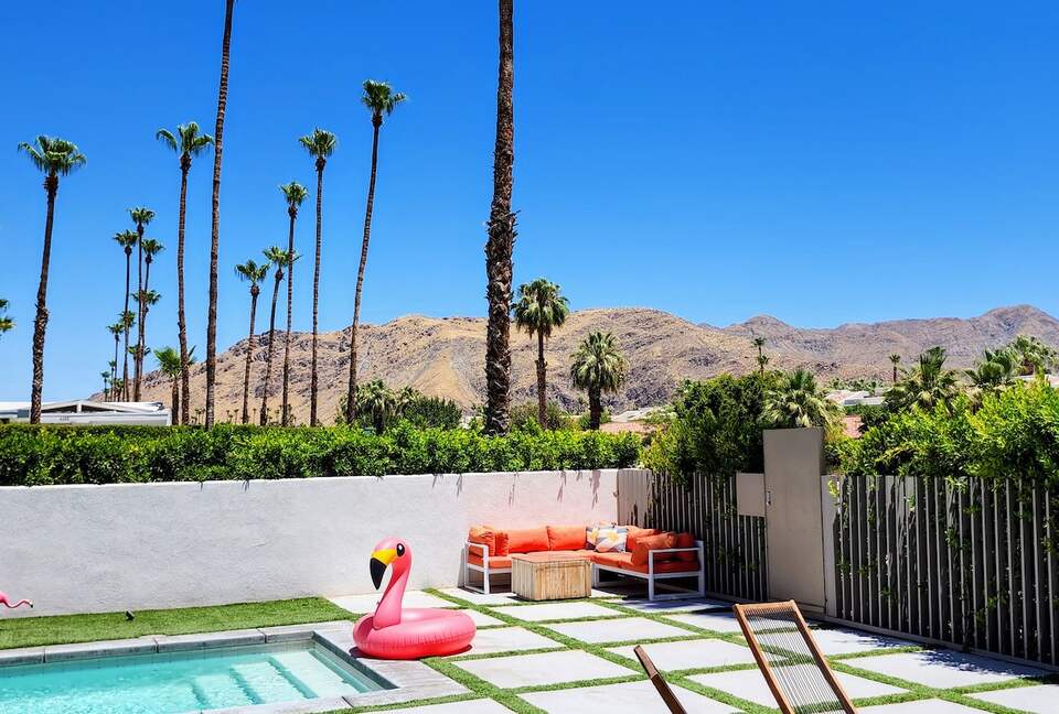 Mid-Century Retreat Near Palm Springs - Palm Springs, California