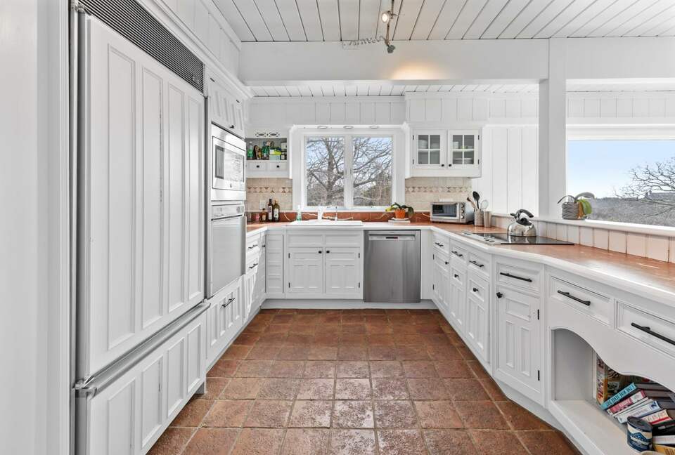 Montauk Luxury with Pool & Panoramic Views - Montauk, New York