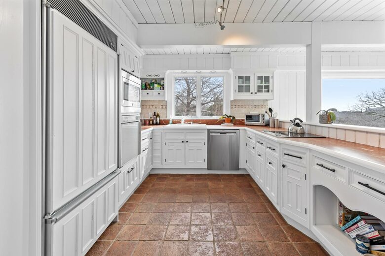 Montauk Luxury with Pool & Panoramic Views - Montauk, New York