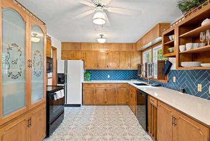 Cozy Mountain Cottage Between Asheville & Brevard - Mills River, North Carolina