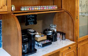 Cozy Mountain Cottage Between Asheville & Brevard - Mills River, North Carolina