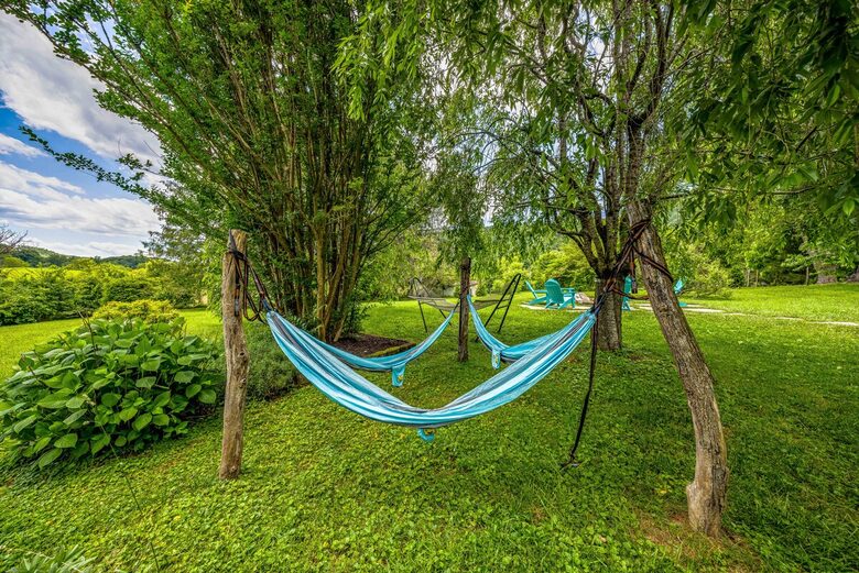 Cozy Mountain Cottage Between Asheville & Brevard - Mills River, North Carolina