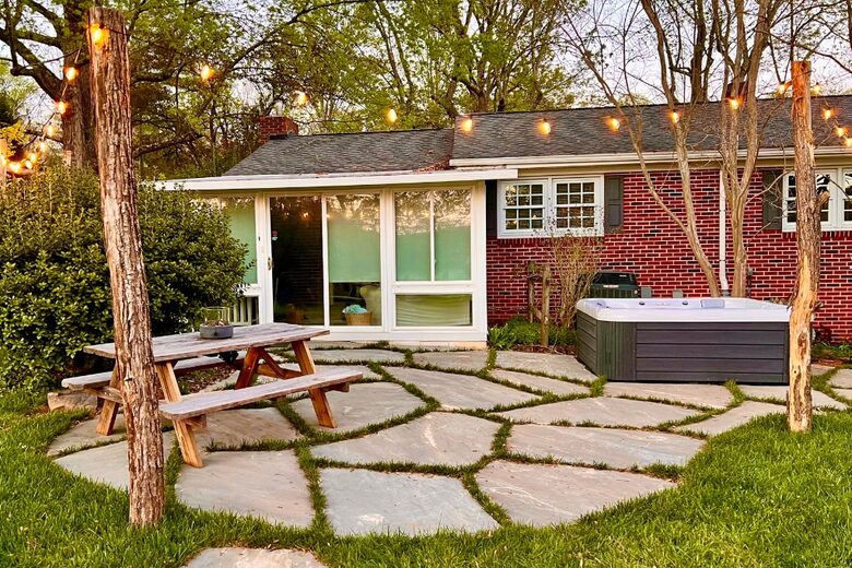 Cozy Mountain Cottage Between Asheville & Brevard - Mills River, North Carolina