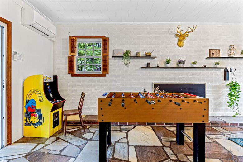 Cozy Mountain Cottage Between Asheville & Brevard - Mills River, North Carolina