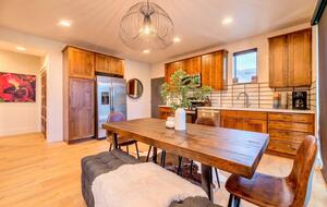 Riverside Alpine Escape | Elegant Winter Getaway in Silverthorne - Silverthorne, Colorado