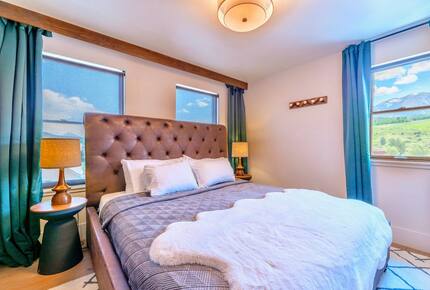 Riverside Alpine Escape | Elegant Winter Getaway in Silverthorne - Silverthorne, Colorado