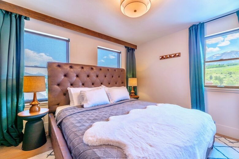 Riverside Alpine Escape | Elegant Winter Getaway in Silverthorne - Silverthorne, Colorado