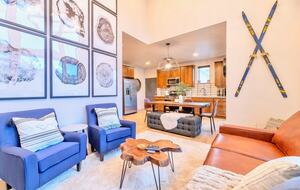 Riverside Alpine Escape | Elegant Winter Getaway in Silverthorne - Silverthorne, Colorado