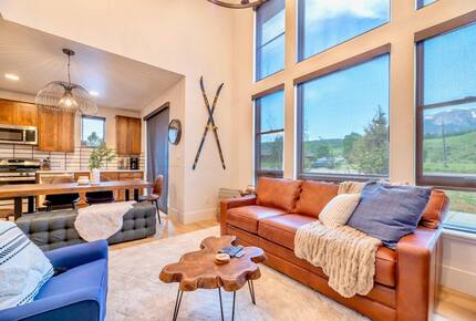 Riverside Alpine Escape | Elegant Winter Getaway in Silverthorne - Silverthorne, Colorado