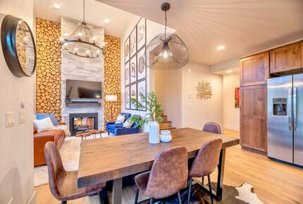 Riverside Alpine Escape | Elegant Winter Getaway in Silverthorne - Silverthorne, Colorado