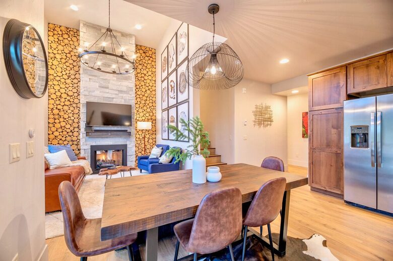 Riverside Alpine Escape | Elegant Winter Getaway in Silverthorne - Silverthorne, Colorado