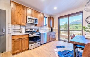 Riverside Alpine Escape | Elegant Winter Getaway in Silverthorne - Silverthorne, Colorado