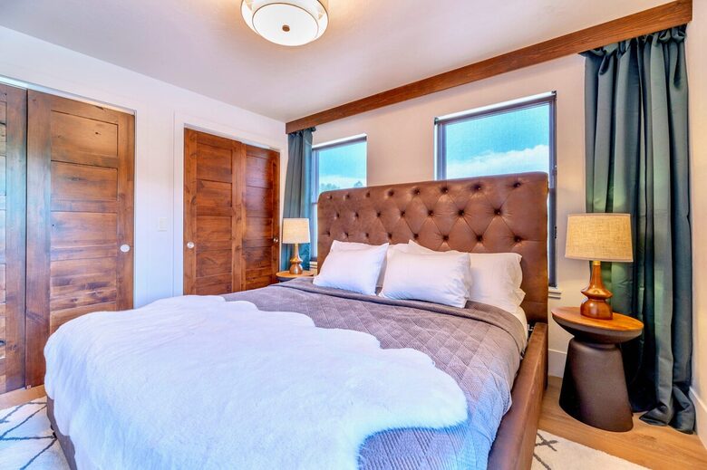Riverside Alpine Escape | Elegant Winter Getaway in Silverthorne - Silverthorne, Colorado
