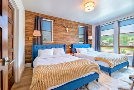 Riverside Alpine Escape | Elegant Winter Getaway in Silverthorne - Silverthorne, Colorado