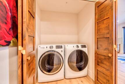 Riverside Alpine Escape | Elegant Winter Getaway in Silverthorne - Silverthorne, Colorado