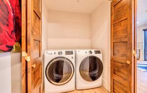 Riverside Alpine Escape | Elegant Winter Getaway in Silverthorne - Silverthorne, Colorado