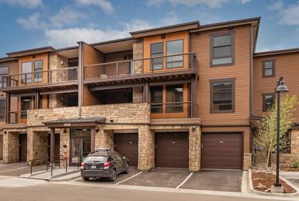 Riverside Alpine Escape | Elegant Winter Getaway in Silverthorne - Silverthorne, Colorado