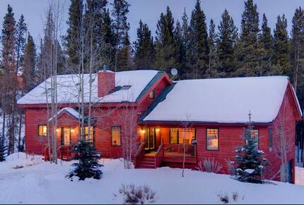 Riverside Alpine Escape | Elegant Winter Getaway in Silverthorne - Silverthorne, Colorado