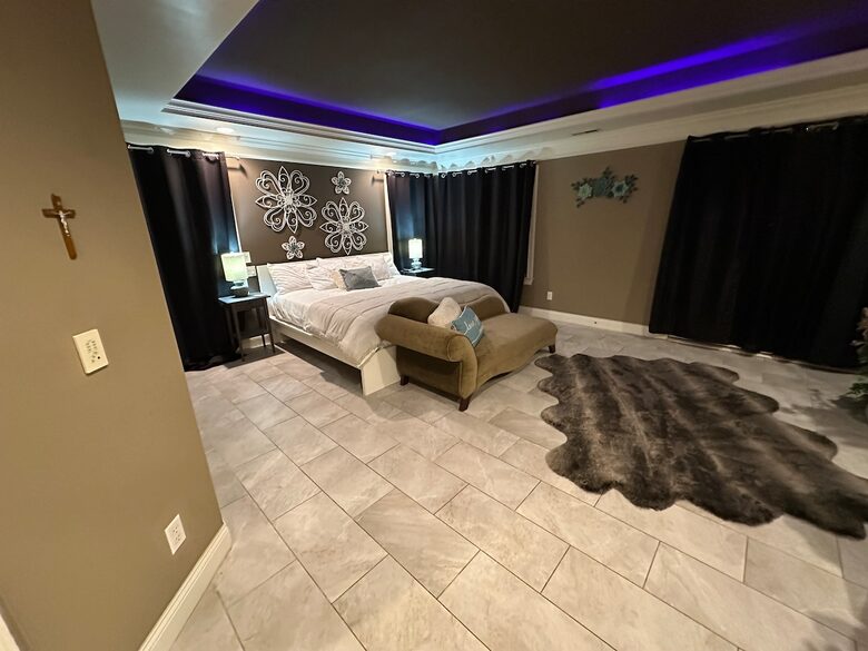 Hillside Haven Retreat | Luxe Kentucky Escape - Newport, Kentucky