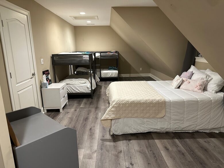 Hillside Haven Retreat | Luxe Kentucky Escape - Newport, Kentucky