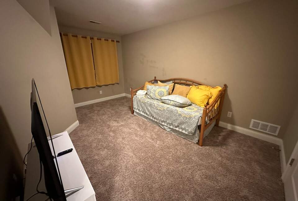 Hillside Haven Retreat | Luxe Kentucky Escape - Newport, Kentucky