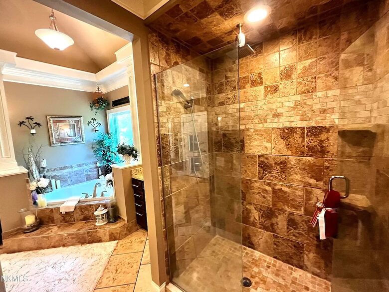 Hillside Haven Retreat | Luxe Kentucky Escape - Newport, Kentucky