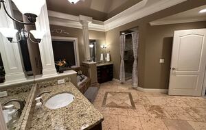 Hillside Haven Retreat | Luxe Kentucky Escape - Newport, Kentucky