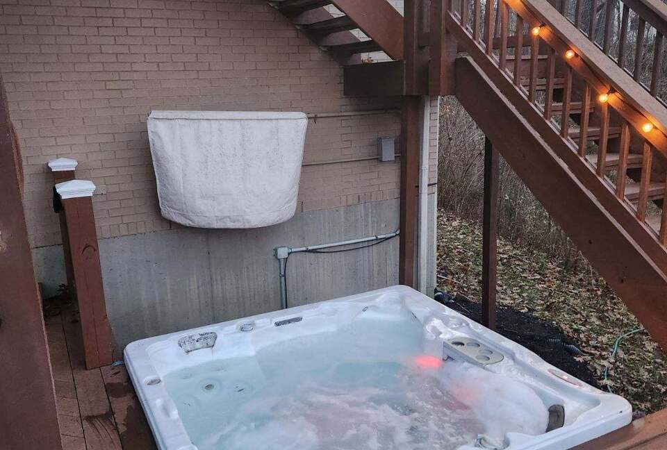 Hillside Haven Retreat | Luxe Kentucky Escape - Newport, Kentucky