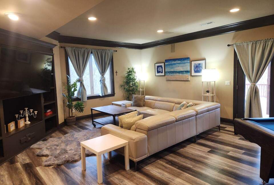 Hillside Haven Retreat | Luxe Kentucky Escape - Newport, Kentucky