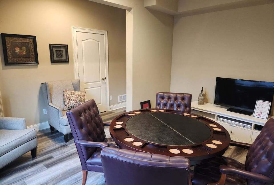 Hillside Haven Retreat | Luxe Kentucky Escape - Newport, Kentucky