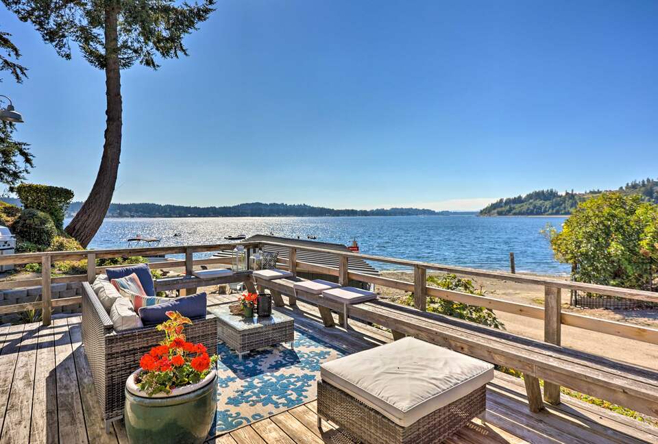 Historic Gig Harbor Waterfront Retreat with Private Beach - Gig Harbor, Washington