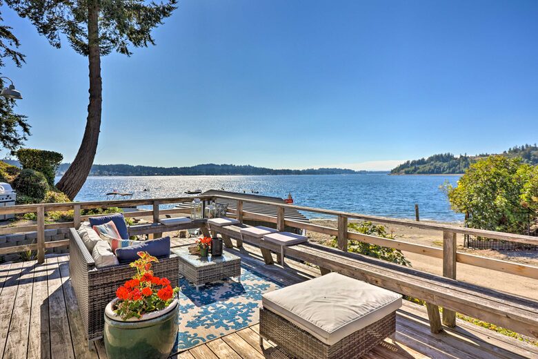 Historic Gig Harbor Waterfront Retreat with Private Beach - Gig Harbor, Washington
