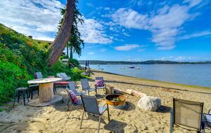 Historic Gig Harbor Waterfront Retreat with Private Beach - Gig Harbor, Washington