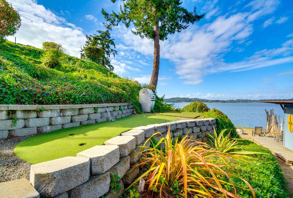 Historic Gig Harbor Waterfront Retreat with Private Beach - Gig Harbor, Washington