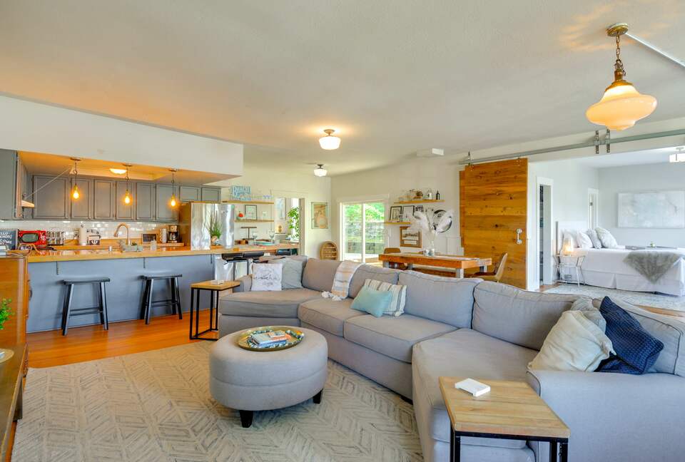 Historic Gig Harbor Waterfront Retreat with Private Beach - Gig Harbor, Washington