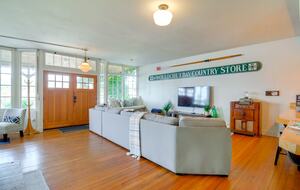 Historic Gig Harbor Waterfront Retreat with Private Beach - Gig Harbor, Washington