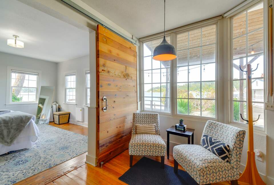 Historic Gig Harbor Waterfront Retreat with Private Beach - Gig Harbor, Washington