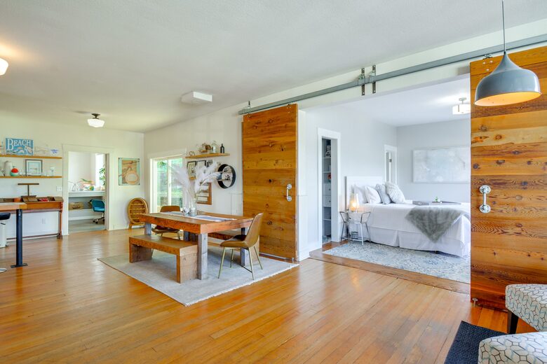 Historic Gig Harbor Waterfront Retreat with Private Beach - Gig Harbor, Washington