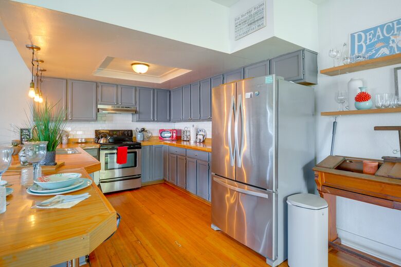 Historic Gig Harbor Waterfront Retreat with Private Beach - Gig Harbor, Washington