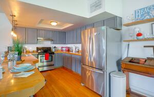 Historic Gig Harbor Waterfront Retreat with Private Beach - Gig Harbor, Washington